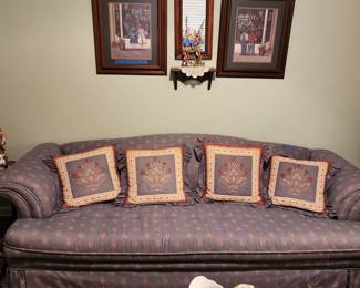 Very nice country sofa.