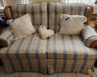 Cute little country sofa.
