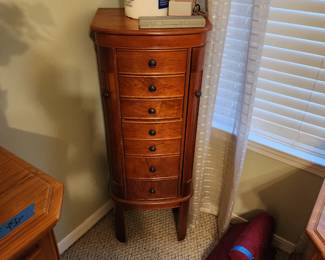 Stand up jewelry chest.