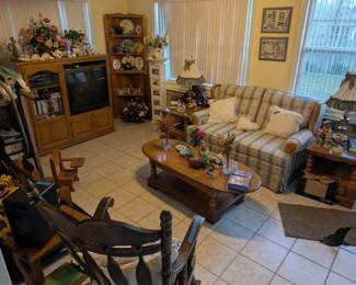 Sun room filled with nice pieces.