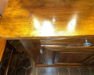 Large Antique Wooden Dining Room Buffet Cabinet With 2 Doors & 2 Drawers