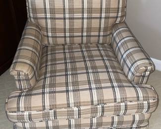 Comfy Plaid Upholstered Arm Chair