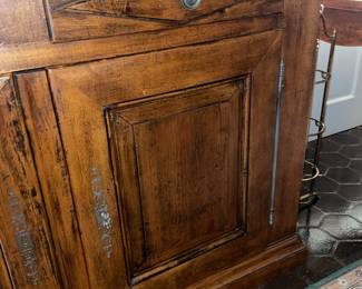 Large Antique Wooden Dining Room Buffet Cabinet With 2 Doors & 2 Drawers