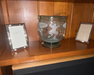 Clear Frog & Lilly Vase