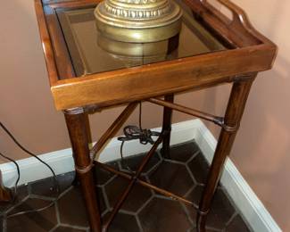 Wooden End Table With Lift Up Glass Tray