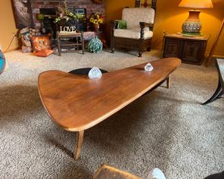 Boomerang table close up 