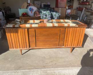 Mcm American dresser 