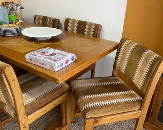 Fabulous dining table -‘PERFECT
