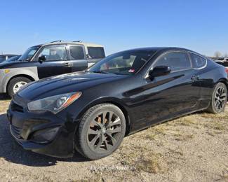 2013 Hyundai Genesis, BLACK