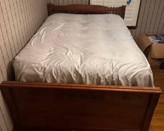 Victorian Bed with Mattress and Box Springs