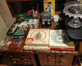 Spode Christmas Tree Double Tier Serving Dish & Solid Wood End Tables