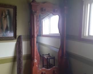 Antique floor mirror  Have found floor base .... and wood carving