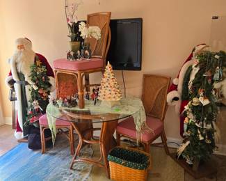 Beautiful rattan dining set with 4 chairs