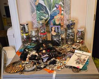 Costume jewelry 