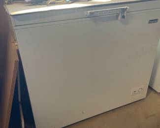 Auction Item https://www.estatesales.net/CA/Yuba-City/95993/marketplace/71854