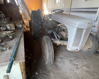 Auction Item https://www.estatesales.net/CA/Yuba-City/95993/marketplace/71854