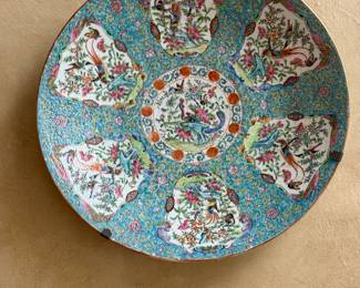 Late Qing Dynasty 19th Century Chinese Canton Famille Rose Porcelain Plate