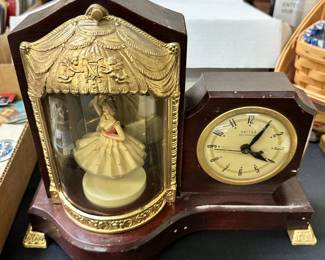 United Self Starting Mantle Clock