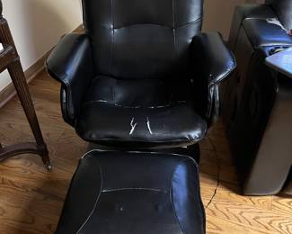 REDUCED!! Working massage recliner. $25