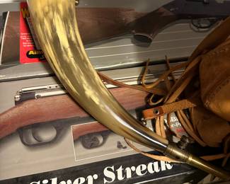 Black powder horn