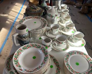 Sango Christmas dishes