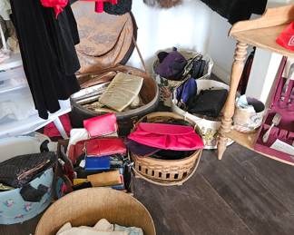 Wallets & change purses