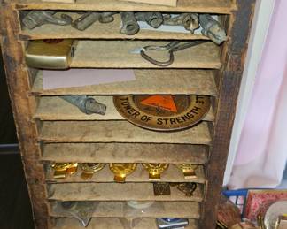 Smalls & collectibles