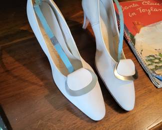 VINTAGE SHOES