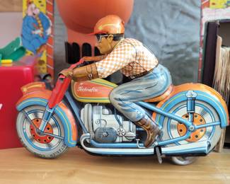 TECHNOFIX WIND UP TOY