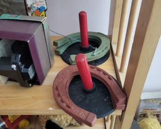 VINTAGE CHILD'S HORSE SHOE SET