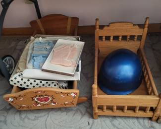DOLL BEDS