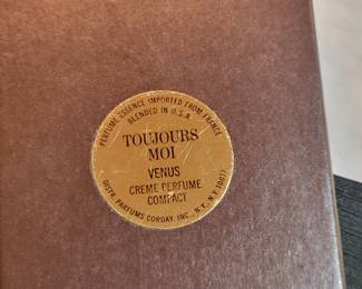 TOUJOURS MOI VENUS PERFUME COMPACT