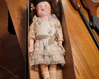 ANTIQUE BOX SLEEPEYE DOLL