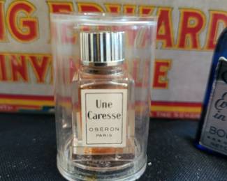 UNE CARESSE OBERON PARIS PERFUME