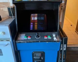 ONLINE AUCTION ITEM 
1942 Arcade Game