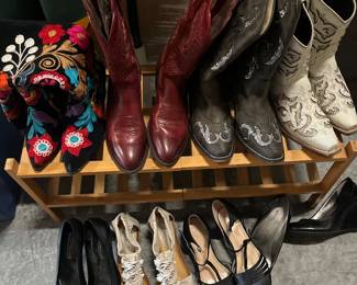 Size 6 1/2 boots and shoes