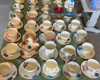 Numerous tea cup/saucer - china
