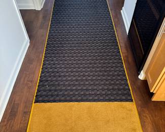 Runner. Measures 2' 8" x 10'.