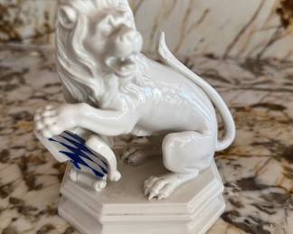 Nymphenburg Blanc De Chine Porcelain Lion Figurine With Bavarian Crest. Photo 1 of 2.