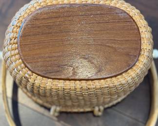 Finely Woven Rattan Nantucket Scrimshaw Basket With Humpback Whale. Photo 3 of 3.