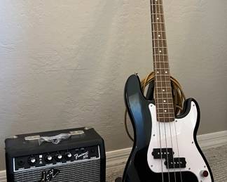 Squier Mini Electric Guitar w/ Fender Frontman 10G Amp 