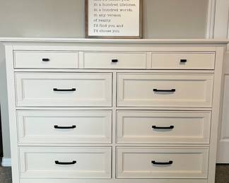 Living Spaces King Bedroom Set: King Bed Frame, Dresser, 2 Nightstands  + Table Lamps pair, King Matt/BS