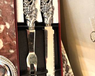 Arthur Court carving set