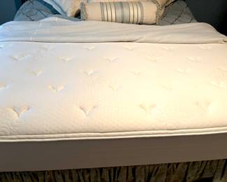 Ethan Allen "Bella" king mattress set