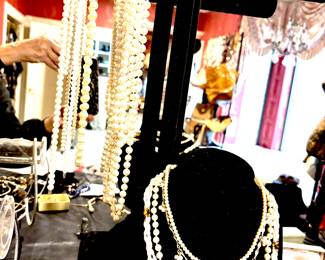 Assorted fashion jewelry