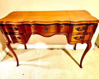 Vintage flip top vanity