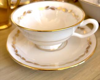 6 Matching cups and saucers