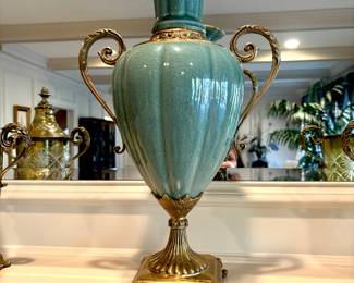 Grand tall celadon porcelain vase