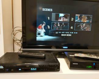 Sony DVD player (Vizio TV not for sale)