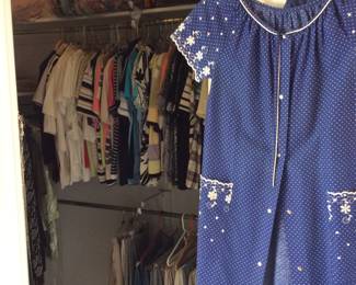 Ladies clothing med-lg